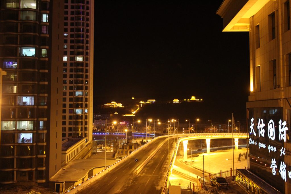 中国OEMスクールとオンラインサロンを活用することで、ビジネスオーナーは市場の動きを理解し、効率的なビジネス運営を行うための知識とスキルを身につけることができます。このように、中国輸入ビジネスは、将来の安定と成長を目指す起業家にとって、非常に魅力的な選択肢であると言えるでしょう。